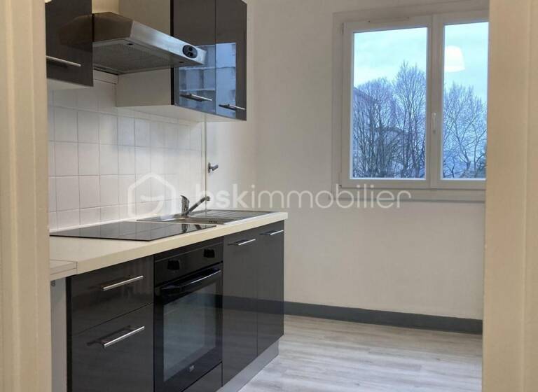 Appartement à vendre 189 000 € 3 pièces 2<br/>chambres 68,4 m²<br/>superficie 3/8<br/>étage Biollay Chambéry 73000