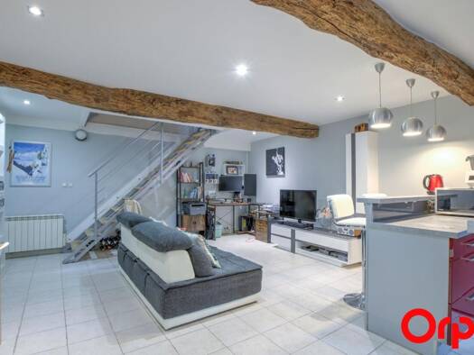 Maison de ville à vendre 229 000 € 4 pièces 3 chambres 89,2 m² 20 m² de terrain Est Montluel 01120