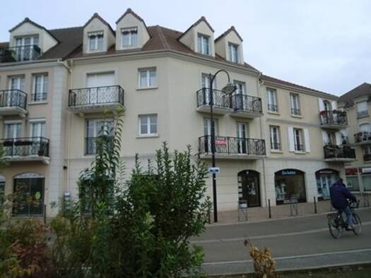 Appartement à louer 923 € 2 pièces 1 chambre 45,5 m² Étage 1/1 La Gravière-Centre Village Voisins le Bretonneux 78960