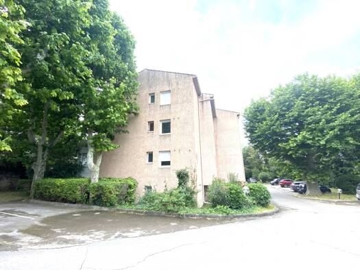 Appartement à vendre 293 000 € 5 pièces 4 chambres 99 m² Étage 2/3 Marseille 10ème 13010