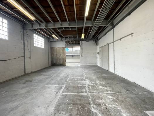 Local d'activités à vendre 2 250 000 € 1 000 m² d'espace de stockage Charentonneau Maisons-Alfort 94700