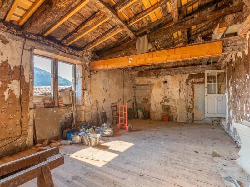 Maison à vendre, 186m², VAUX EN BEAUJOLAIS