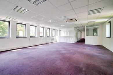 Espace bureau à vendre 1 575 000 € 375 m² de bureaux Hôtel de Ville Courbevoie 92400