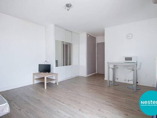Appartement à louer 900 € 1 pièce 28,5 m² Étage 6/6 Centre Ville Rueil-Malmaison 92500