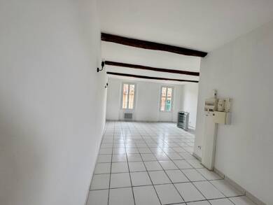 Appartement à louer 465 € 1 pièce 32,7 m² Étage 2/3 Tourves 83170