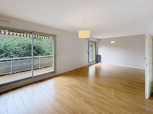 Appartement à louer 1 100 € 3 pièces 2 chambres 82 m² 1er étage Pau Sud Pau 64000