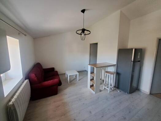 Appartement à louer 510 € 2 pièces 1 chambre 29 m² 2ème étage Charlemagne Vienne 38200