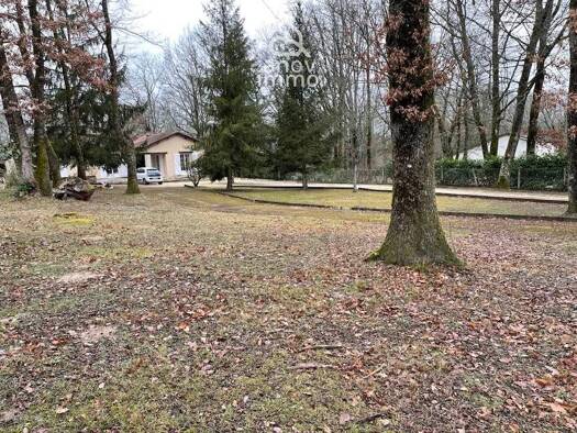 Terrain constructible à vendre 37 000 € 900 m² de terrain Claix 16440