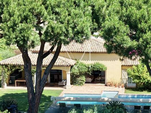Maison de plain-pied à vendre 1 150 000 € 5 pièces 4 chambres 150 m² 1 500 m² de terrain Le Plan-de-la-Tour 83120