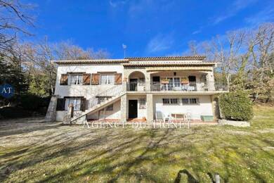 Maison à vendre 671 000 € 6 pièces 4 chambres 185 m² 2 761 m² de terrain Cabris 06530
