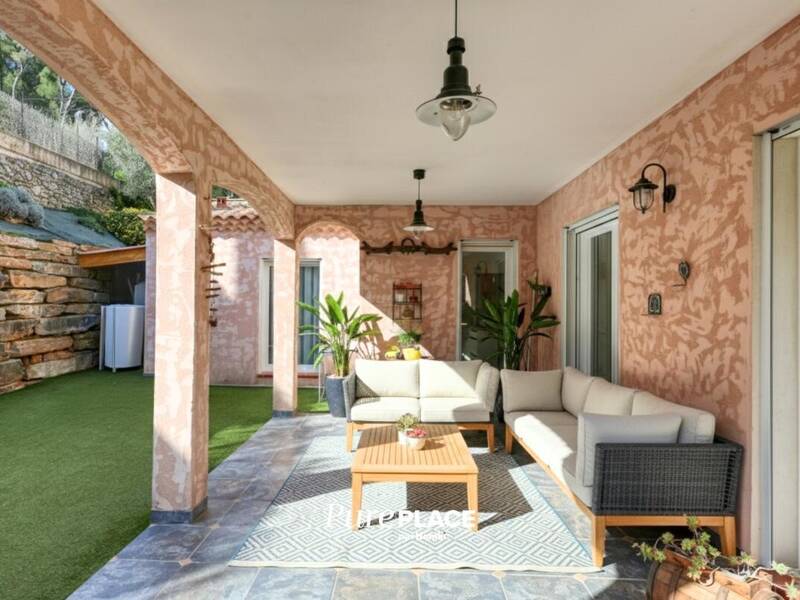 Maison à vendre, 143m², LA CADIERE D'AZUR