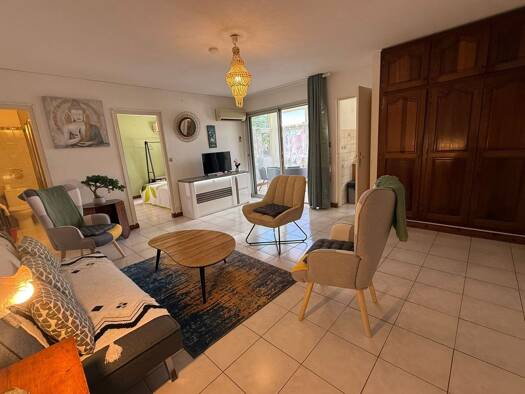 Appartement à louer 890 € 2 pièces 1 chambre 48,8 m² Étage 1/4 Saint-Denis 97400