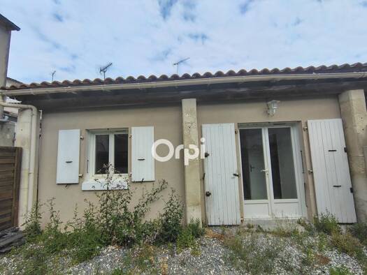 Maison de ville à vendre 107 900 € 2 pièces 1 chambre 25,7 m² 73 m² de terrain Marennes-Hiers-Brouage 17320