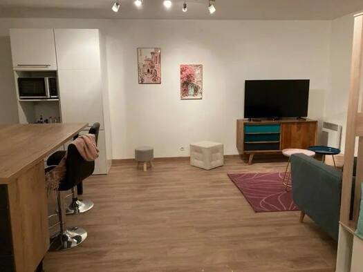 Appartement à louer 1 000 € 2 pièces 1 chambre 45 m² RDC Gare Poissy 78300