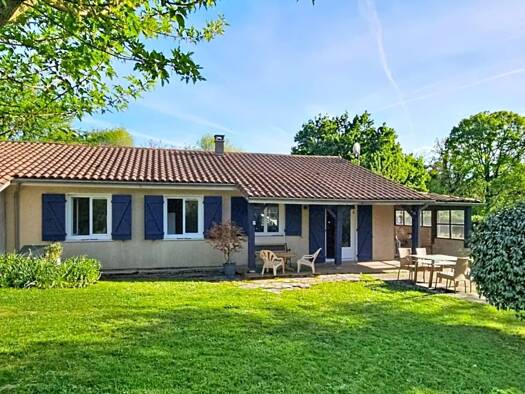 Maison de plain-pied à vendre 209 000 € 5 pièces 4 chambres 105 m² 1 585 m² de terrain Mensignac 24350