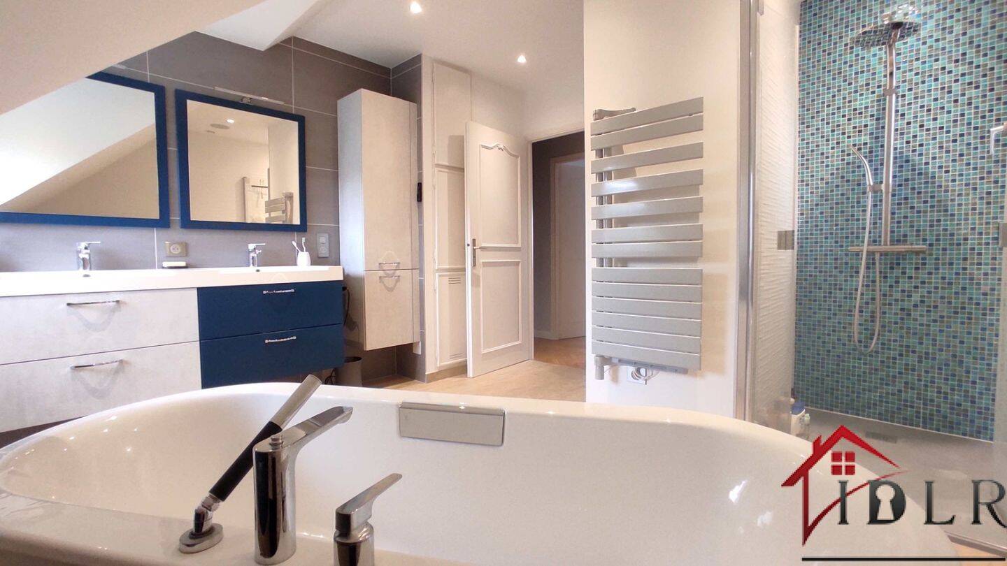 Maison à vendre, 189m², OYONNAX