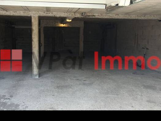 Parking à louer 80 € 15 m² Bernard de Jussieu Versailles 78000