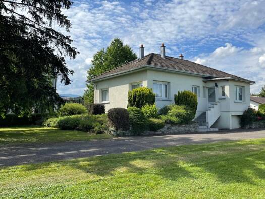 Maison de plain-pied à vendre 220 500 € 6 pièces 4 chambres 133 m² 1 513 m² de terrain Guewenheim 68116