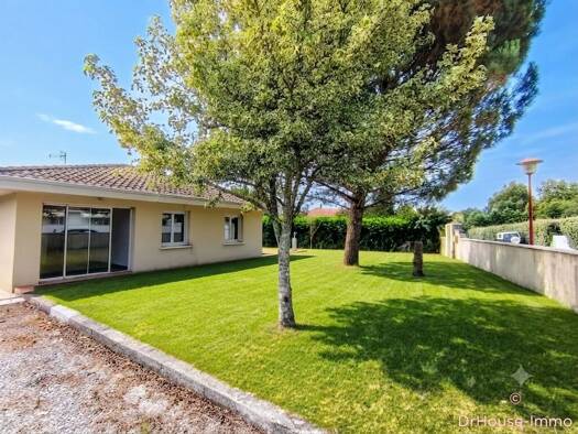 Maison de plain-pied à vendre 275 000 € 6 pièces 4 chambres 155 m² 956 m² de terrain Laluque 40465
