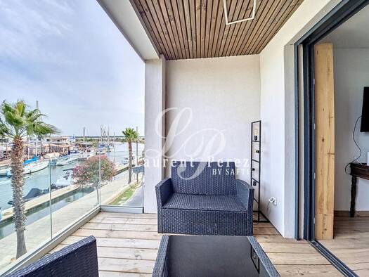 Duplex à vendre 245 000 € 2 pièces 1 chambre 42 m² Étage 2/2 Nord Le Grau-du-Roi 30240