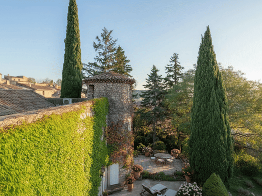 Maison à vendre 1 200 000 € 10 pièces 5 chambres 450 m² 3 400 m² de terrain Visan 84820