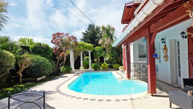 Villa à vendre 750 000 € 6 pièces 4 chambres 160 m² Saint-Pée-sur-Nivelle 64310