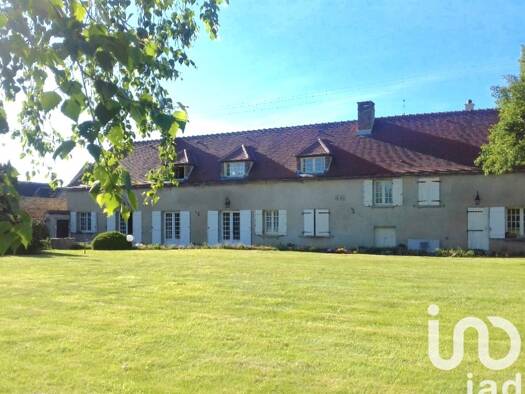 Maison à vendre 249 000 € 11 pièces 4 chambres 209 m² 1 953 m² de terrain Varennes 89144