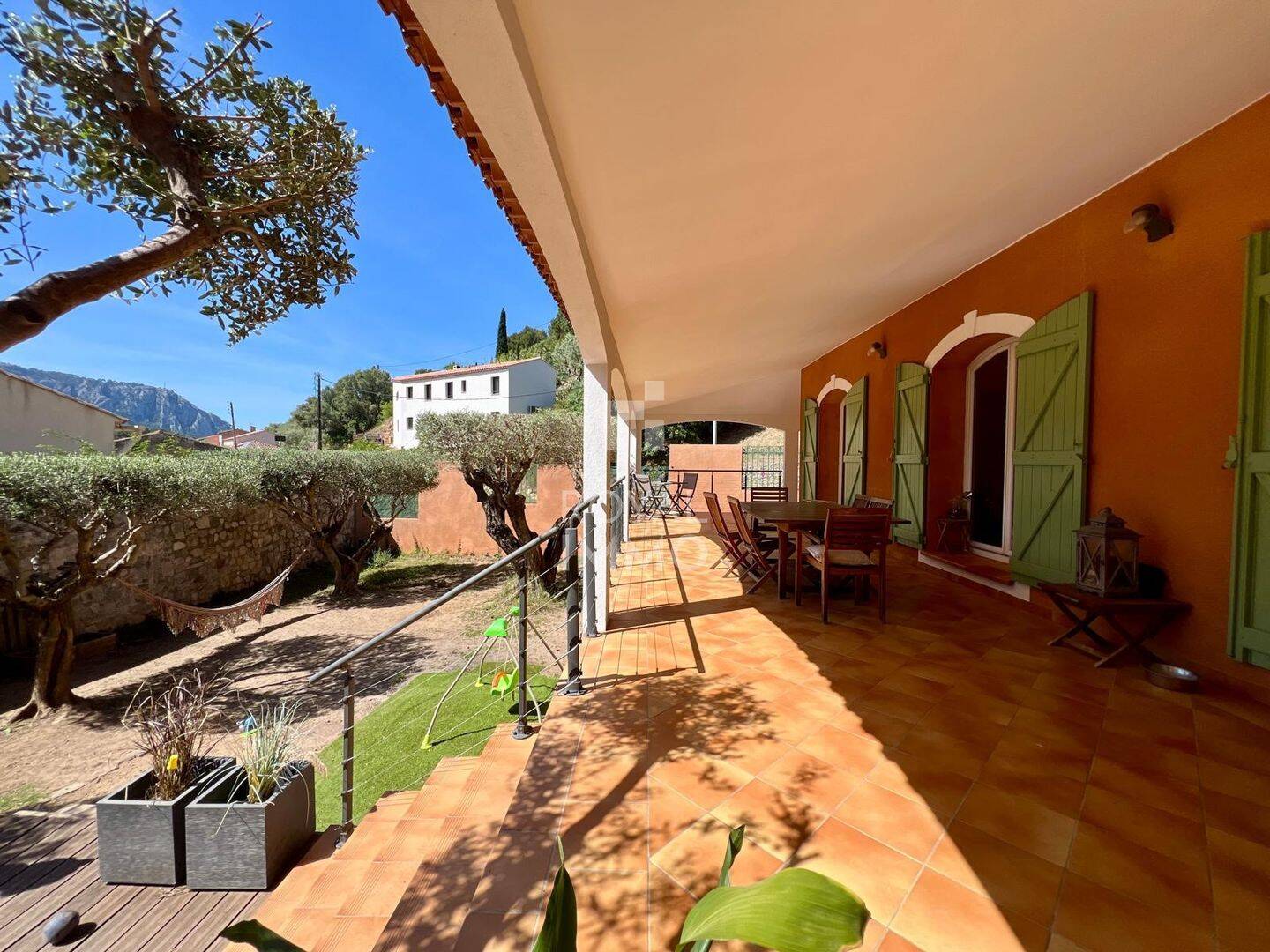 Maison à vendre, 200m², LE REVEST LES EAUX