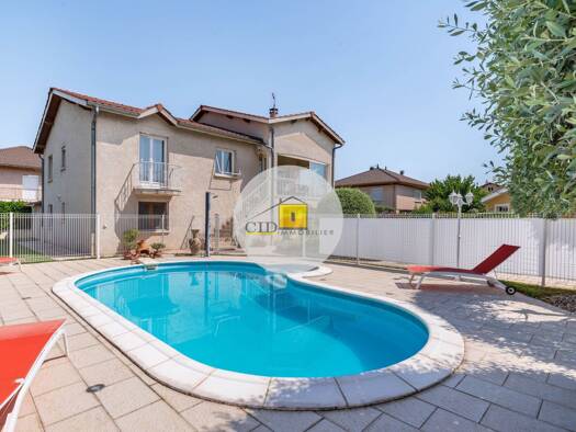 Villa à vendre 560 000 € 8 pièces 4 chambres 186,1 m² 672 m² de terrain Revaison Saint-Priest 69800