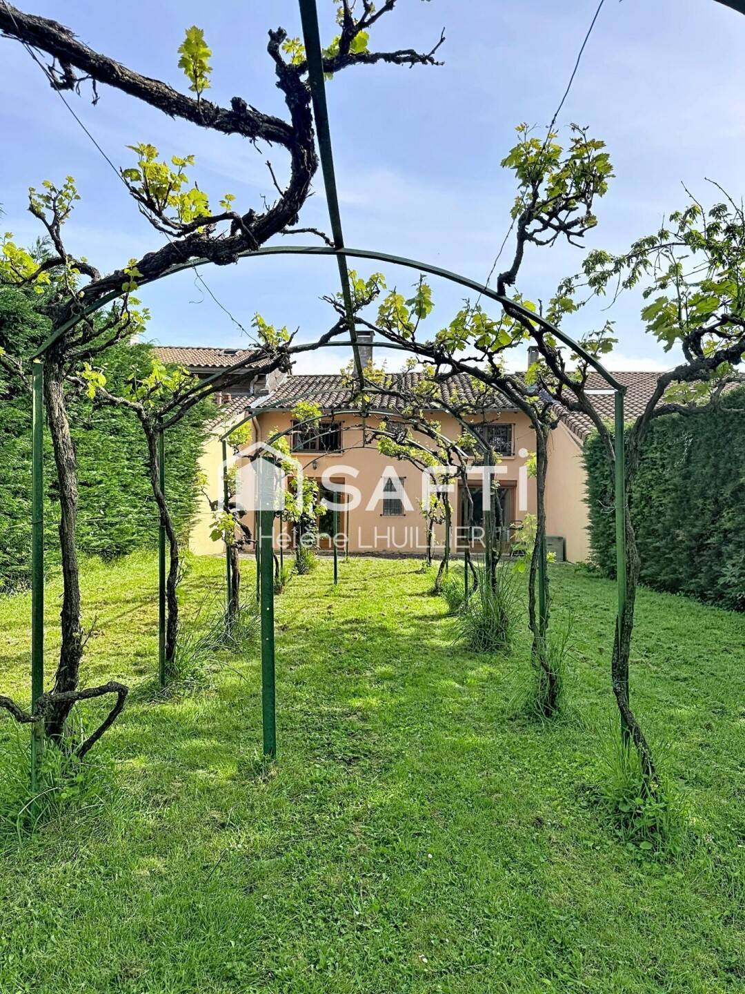Maison à vendre, 150m², SAINTE FOY DE PEYROLIERES