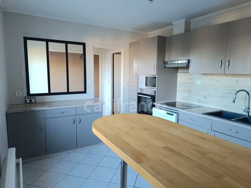 Maison à vendre, 114m², LAROCHE SAINT CYDROINE