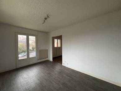 Appartement à louer 599 € 1 pièce 26 m² Dernier étage, Étage 1/1 Villebon sur Yvette 91140