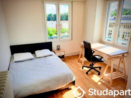 Studio à louer - logement étudiant 430 € 1 pièce 3 chambres 11 m² 5ème étage La Voinaie Delle 90100