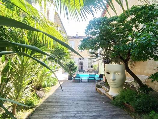 Hôtel particulier à vendre 1 830 000 € 17 pièces 4 chambres 650 m² 670 m² de terrain Lectoure 32700