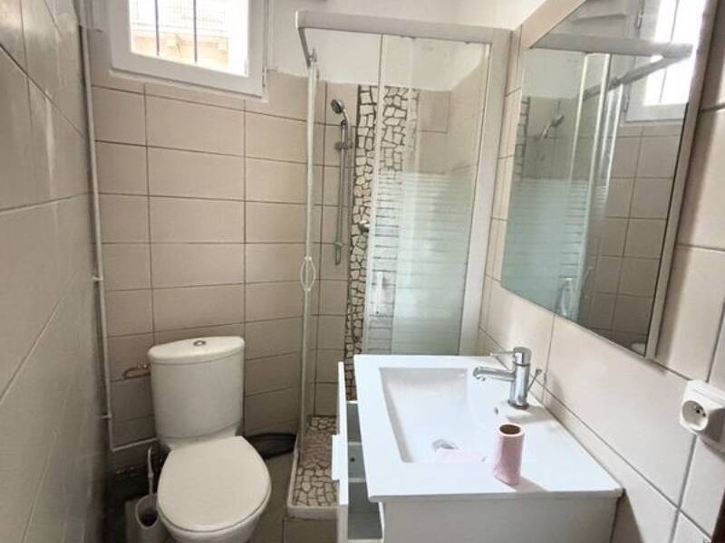 Maison à louer, 17m², PARIS 18E