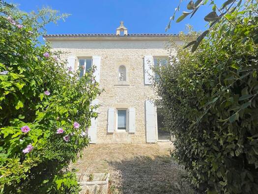 Maison à vendre 598 000 € 12 pièces 5 chambres 265 m² 1 956 m² de terrain Sainte-Radégonde-des-Noyers 85450