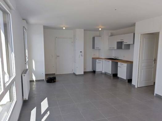 Appartement à louer 1 120 € 4 pièces 3 chambres 91 m² Eysines 33320