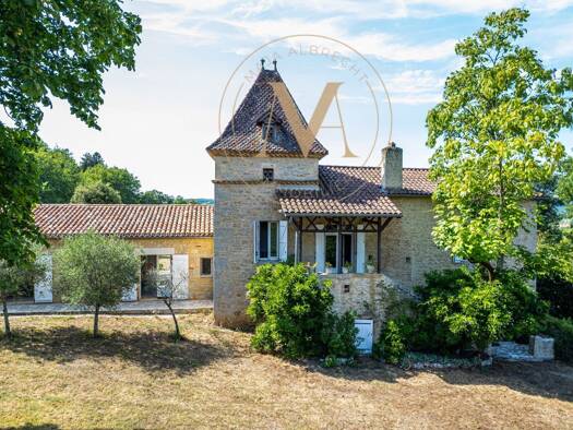 Demeure à vendre 699 000 € 9 pièces 4 chambres 327 m² 116 500 m² de terrain Mauroux 46700