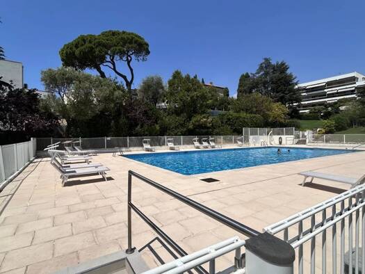 Appartement à vendre 298 000 € 2 pièces 1 chambre 46,22 m² Étage 3/4 Fontmerle / Estagnol Antibes 06600