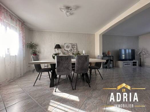 Maison à vendre 299 900 € 5 pièces 3 chambres 110 m² 900 m² de terrain Centre Ville-Mairie-Ville Basse Rombas 57120