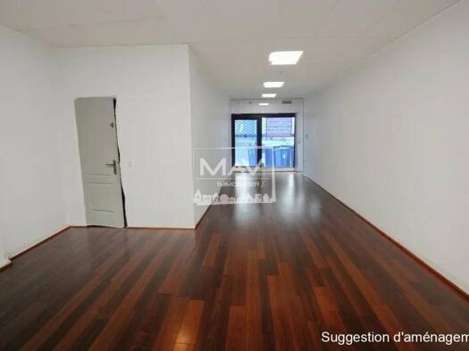 Local commercial à louer 995 € 150 m² de surface de vente Centre Ville-Fin de la Guerre Tourcoing 59200