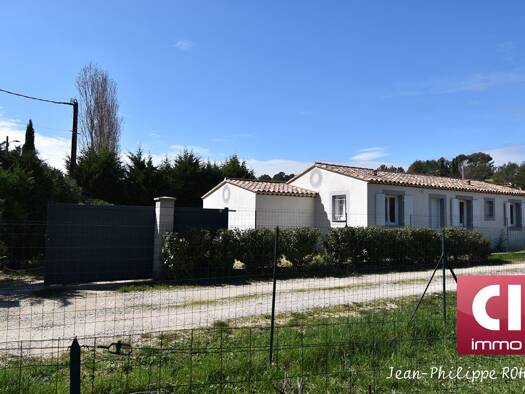 Maison de plain-pied à vendre 350 000 € 4 pièces 3 chambres 85 m² 713 m² de terrain Neoules 83136