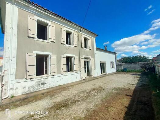 Maison à vendre 121 590 € 8 pièces 5 chambres 125 m² 323 m² de terrain Saint-Saturnin-du-Bois 17700
