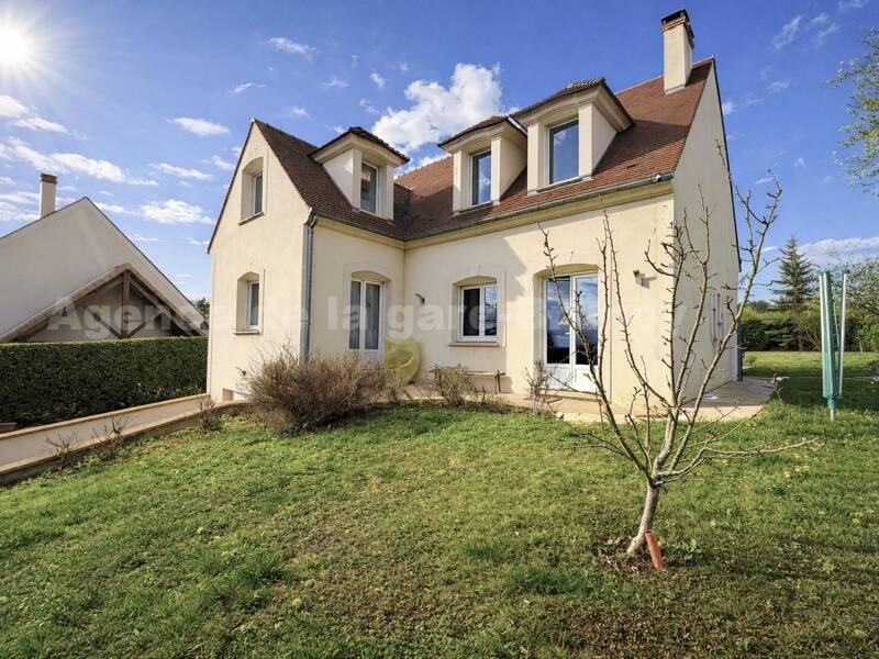 Maison à vendre, 167m², VARENNES JARCY