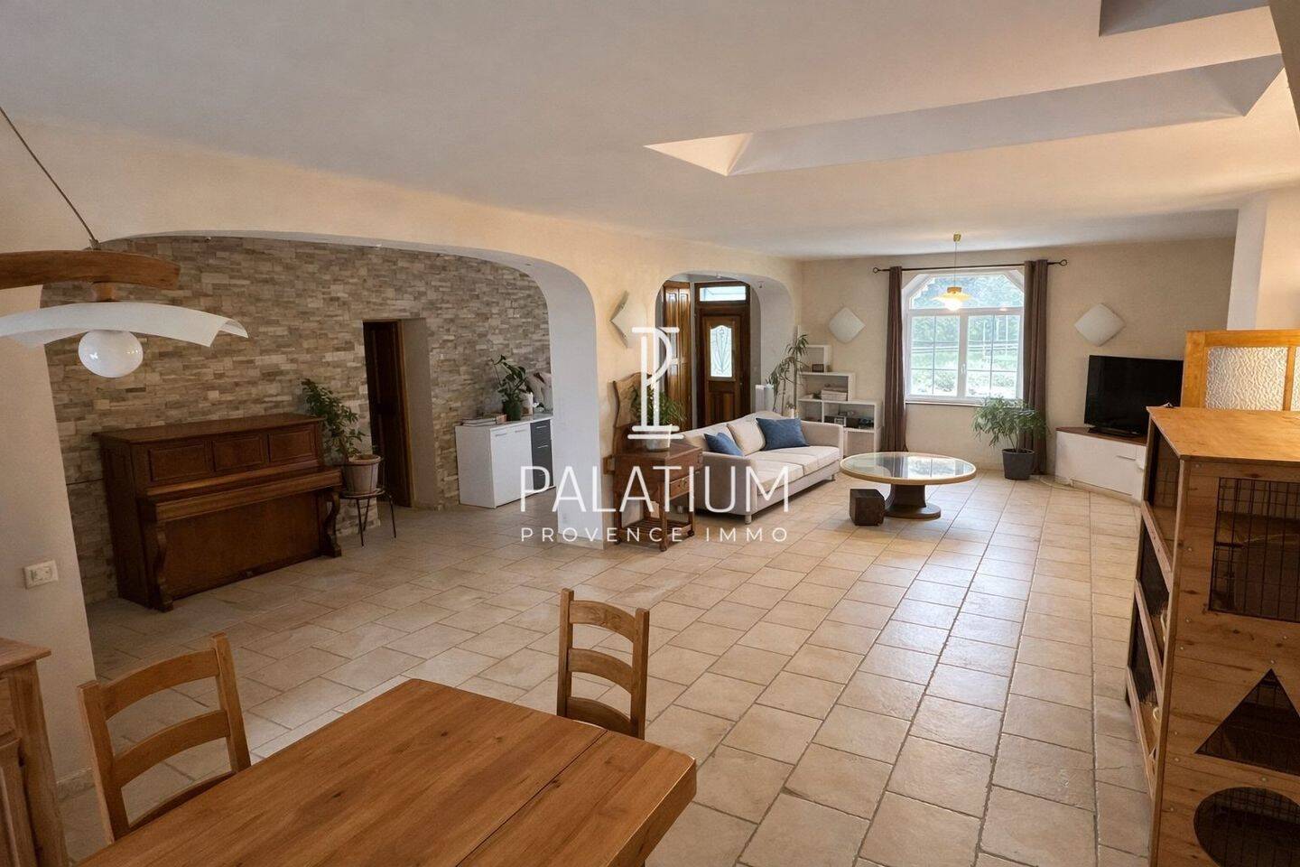 Maison à vendre, 251m², EYGALIERES