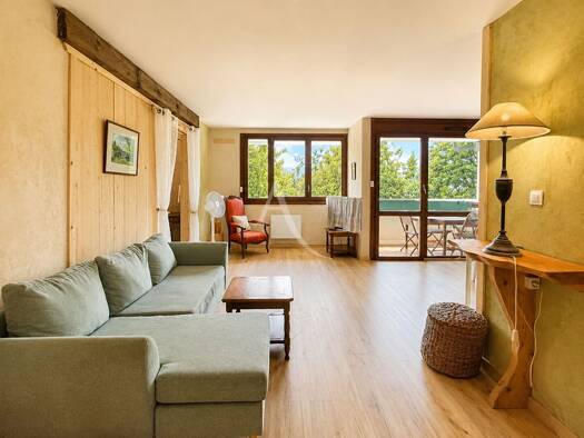 Appartement à vendre 328 000 € 3 pièces 2 chambres 72 m² Étage 3/3 Nord Saint-Julien-en-Genevois 74160