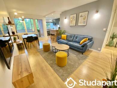 Appartement à louer 750 € 1 pièce 5 chambres 10 m² 1er étage Le Parc Guyancourt 78280