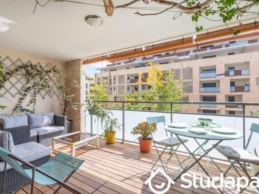 Appartement à louer 1 170 € 2 pièces 1 chambre 40 m² 1er étage Les Milles Aix-en-Provence 13100