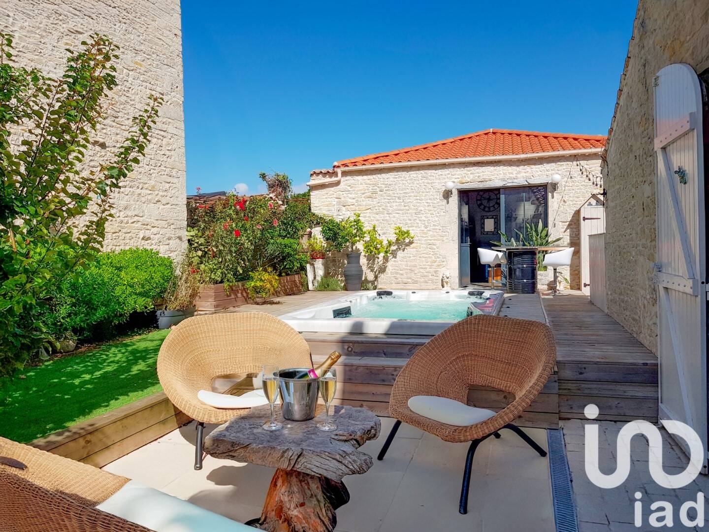 Maison à vendre, 280m², SAINT MEDARD D'AUNIS