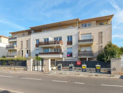 Appartement à vendre 157 000 € 2 pièces 1 chambre 39 m² 3 étages Leclerc-Centre Ouest Brie Comte Robert 77170